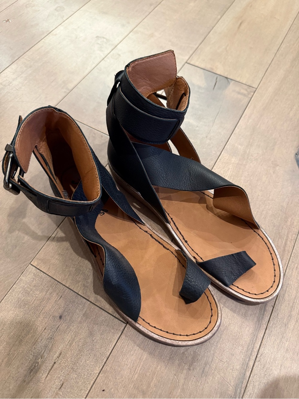 Free People Black Leather Toe-Loop Ankle Strap Sandals